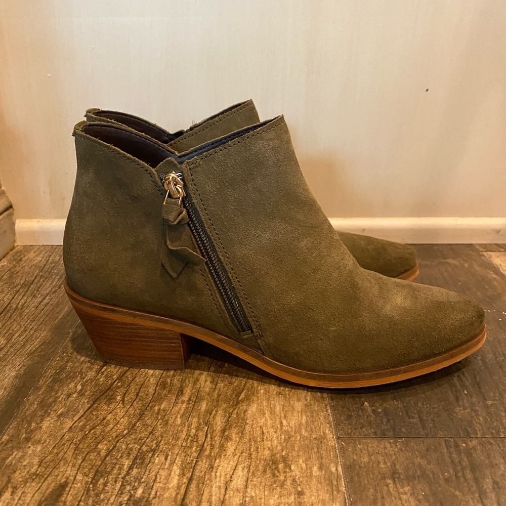 Cole Haan size 8 booties, green